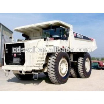 Camions à benne basculante de transporteur minier tout-terrain 100 tonnes avec godet de roche